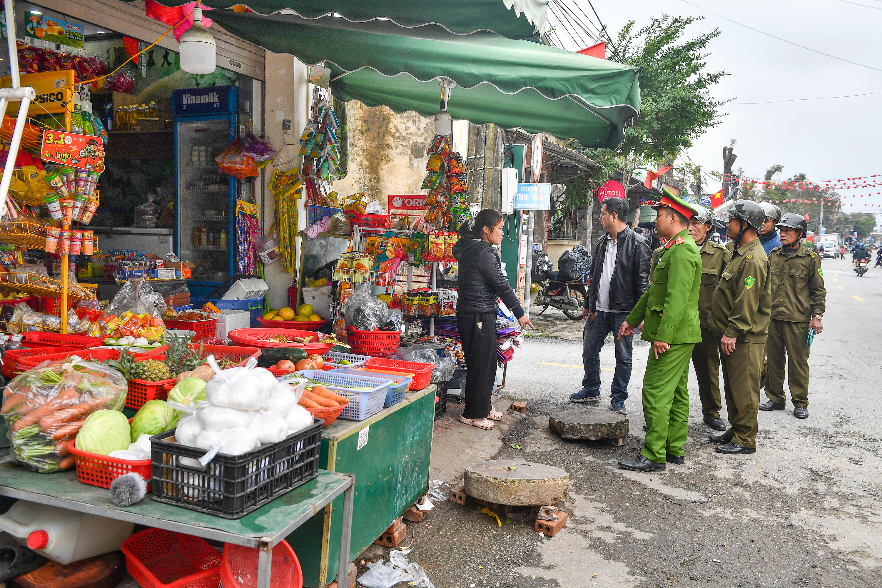 Xã Đan Hải: Quyết liệt ra quân giải tỏa hành lang ATGT đón Tết Bính Ngọ 2026