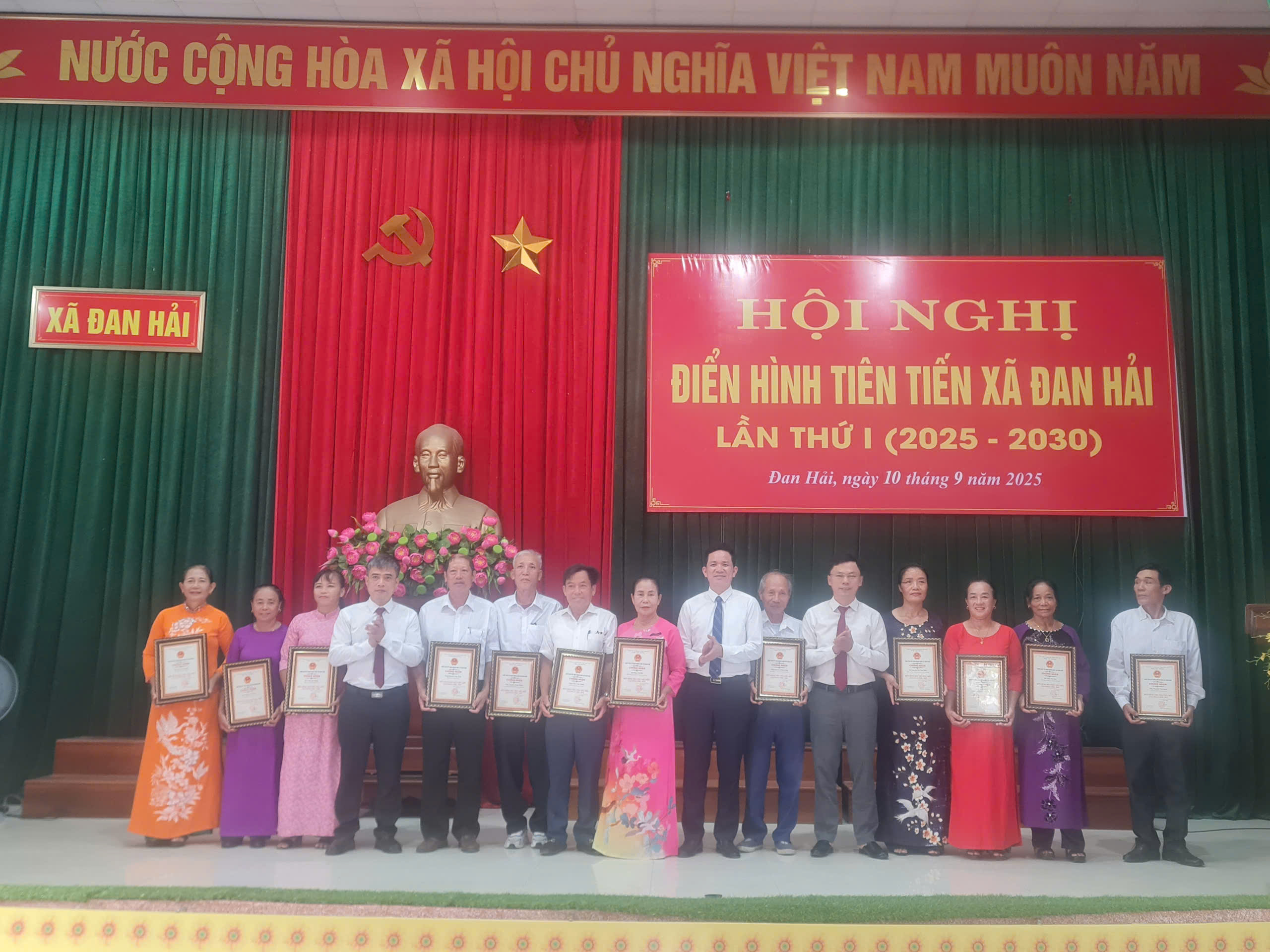 Xã Đan Hải tổ chức hội nghị điển hình tiên tiến lần thứ I (2025-2030)