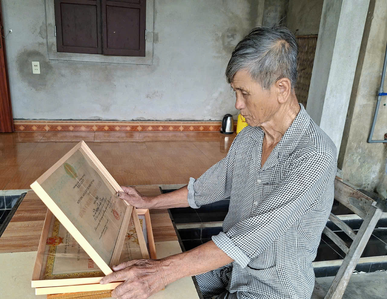 Tấm gương Đảng viên cao tuổi tỏa sáng giữa đời thường