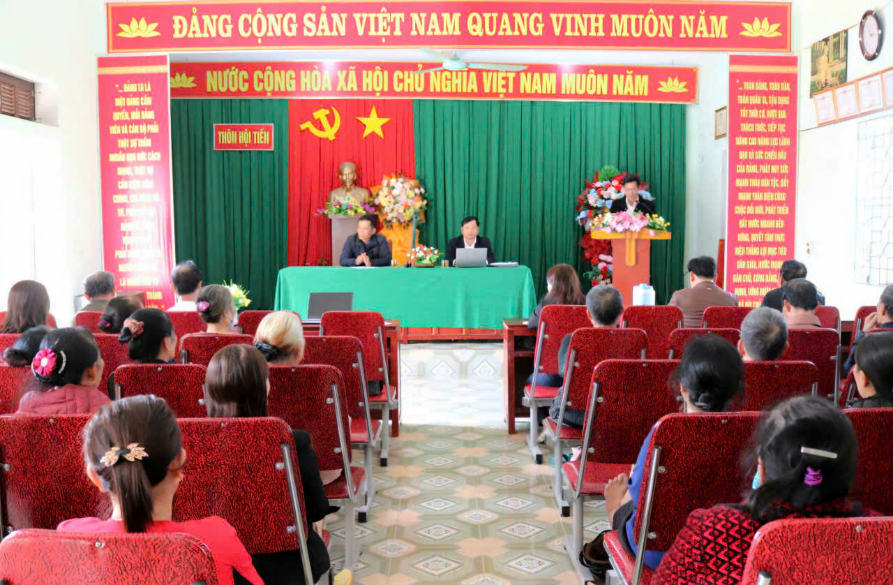 Hội nghị lấy ý kiến nhận xét và tín nhiệm của cử tri nơi cư trú đối với những người ứng cử đại biểu HĐND xã