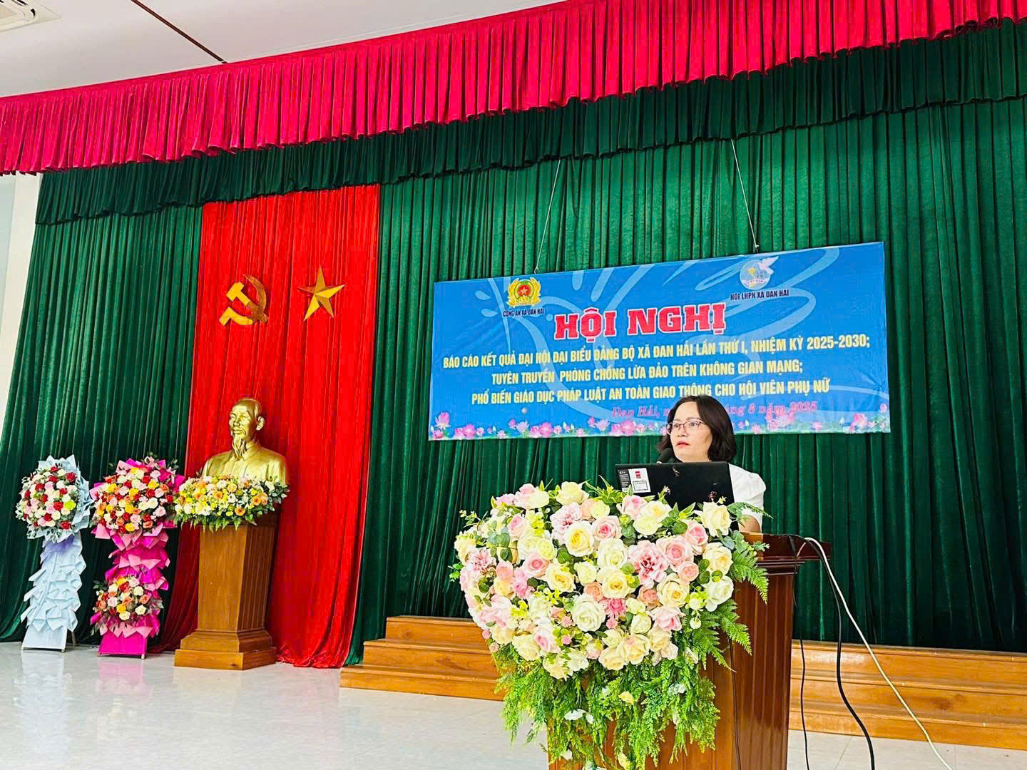Hội LHPN và Công an xã tổ chức tuyên truyền, phổ biến pháp luật về ATGT, lừa đảo trên không gian mạng
