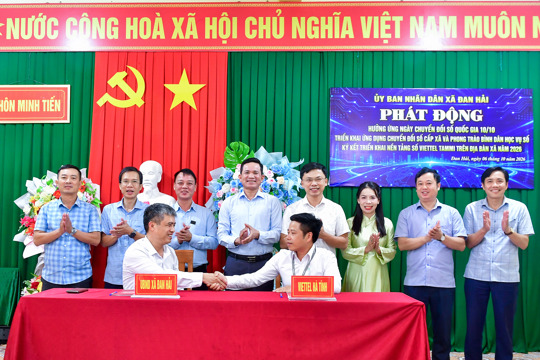 Xã Đan Hải phát động hưởng ứng Ngày Chuyển đổi số quốc gia 10/10 và ký kết triển khai nền tảng số Viettel Tammi 