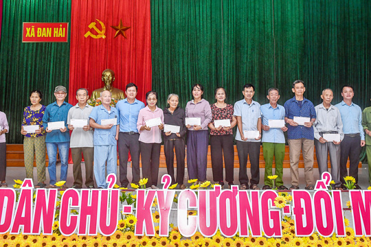 Công ty Cổ phần Hàng hải Dầu khí Hải Dương trao tặng 266 suất quà tri ân các gia đình chính sách