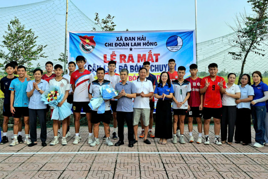 Ra mắt CLB Bóng chuyền thanh niên thôn Lam Hồng, lan tỏa phong trào thể thao