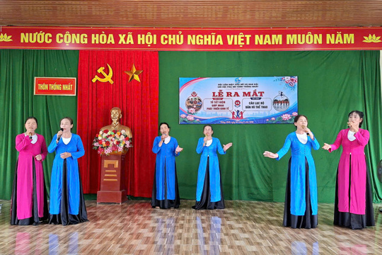 Hội LHPN xã ra mắt mô hình tiết kiệm và CLB Dân vũ tại thôn Thống Nhất