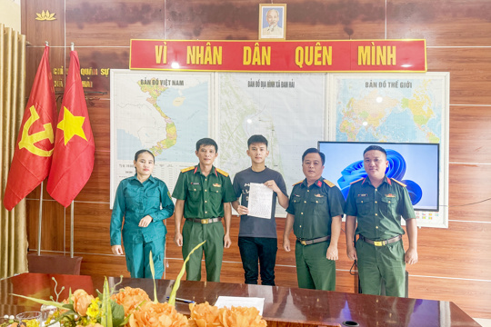 Tuổi trẻ Đan Hải tiếp bước truyền thống, tình nguyện nhập ngũ 