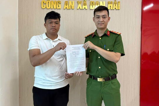Xã Đan Hải biểu dương  4 thanh niên tình nguyện đăng ký tham gia nghĩa vụ Công an nhân dân năm 2027