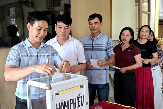 XÃ ĐAN HẢI: Phát huy dân chủ, lấy phiếu tín nhiệm lựa chọn cán bộ quản lý ngành giáo dục